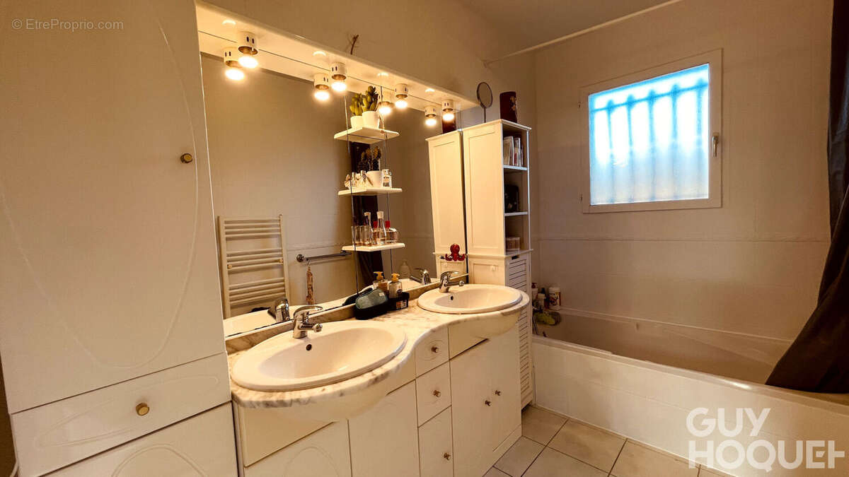 Maison à SAINT-SAUVEUR