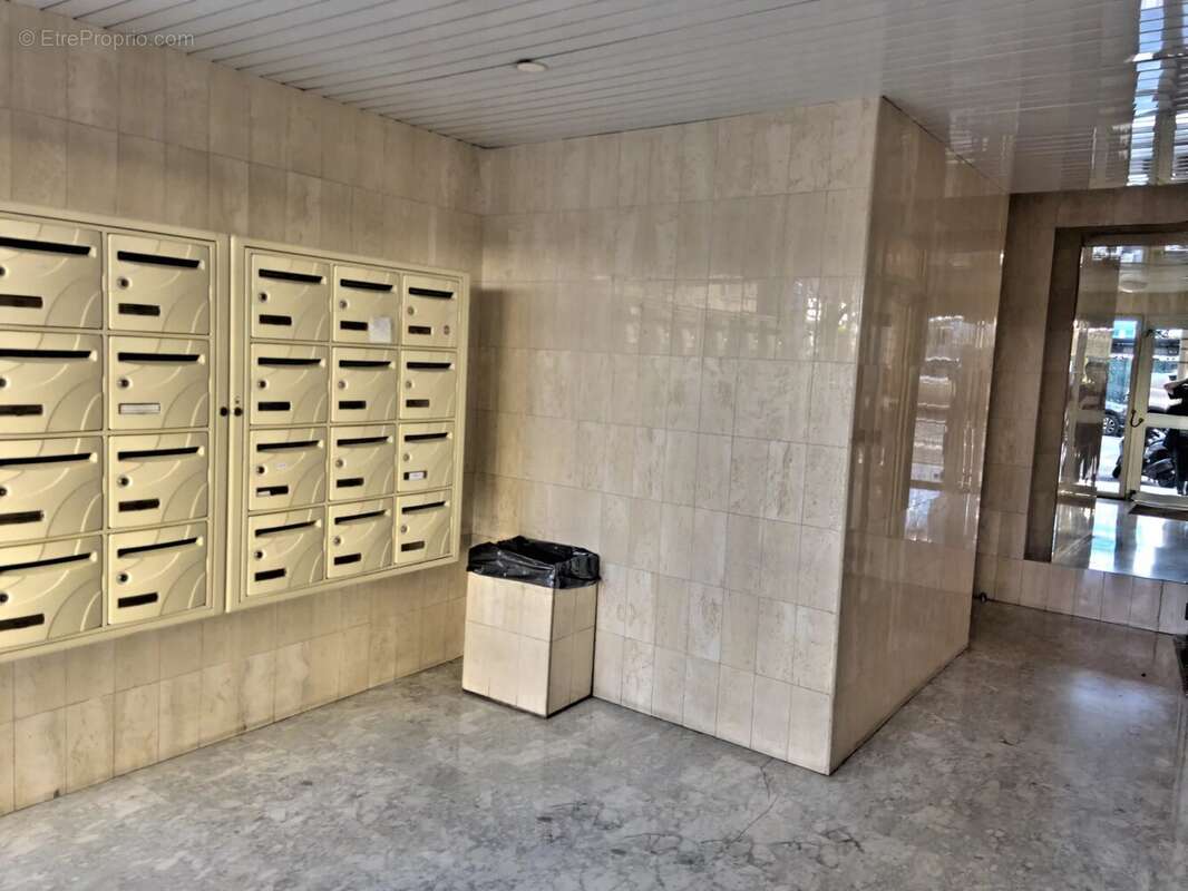 Studio 40 m² repensé avec vraie chambre – Nice - photo 12