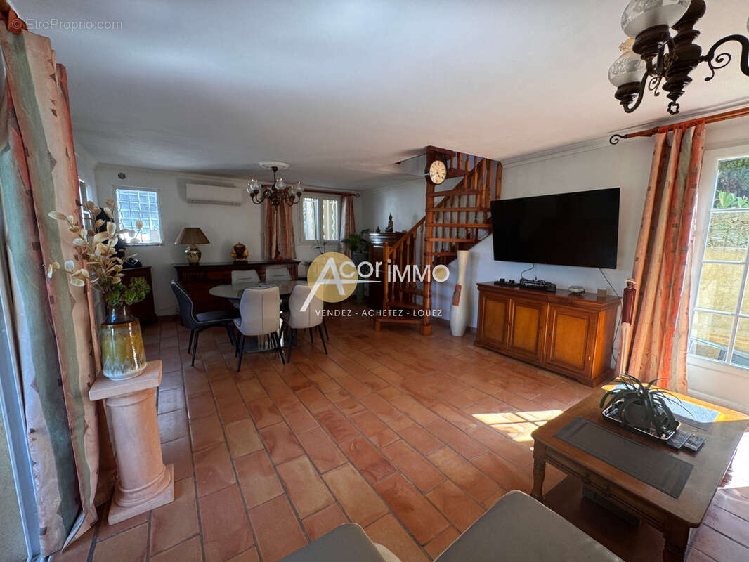 Sanary La plaine du Roy , Maison T4 88 M2 sur un terrain de 420 m2 - photo 13