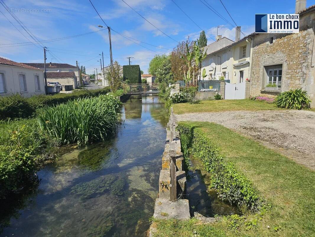 Maison à AUTHON-EBEON