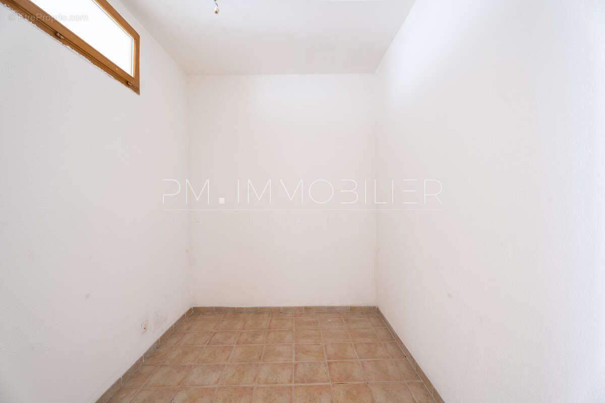 Appartement à MARSEILLE-2E