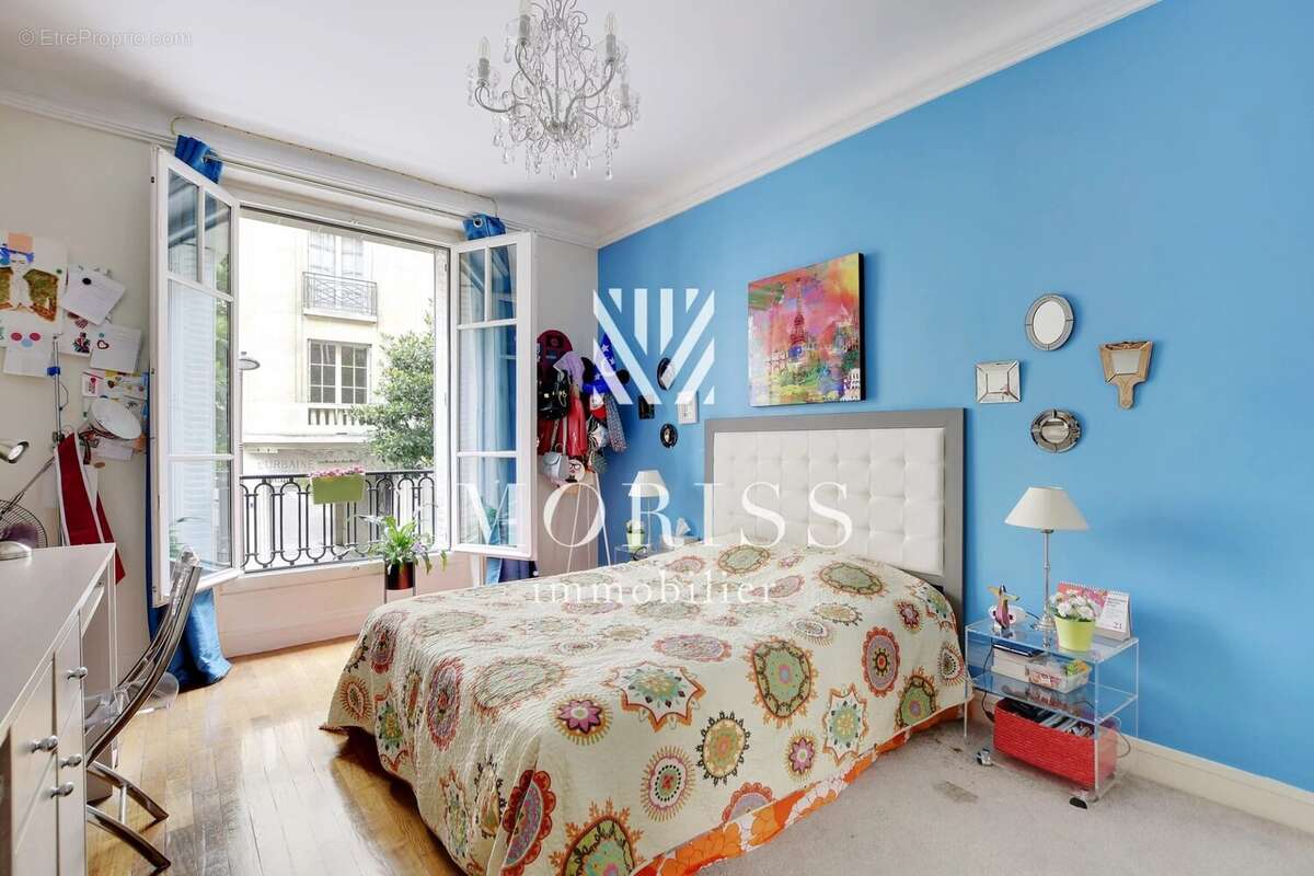 Appartement à NEUILLY-SUR-SEINE