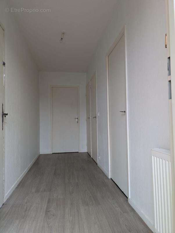 Maison à VALLON-EN-SULLY