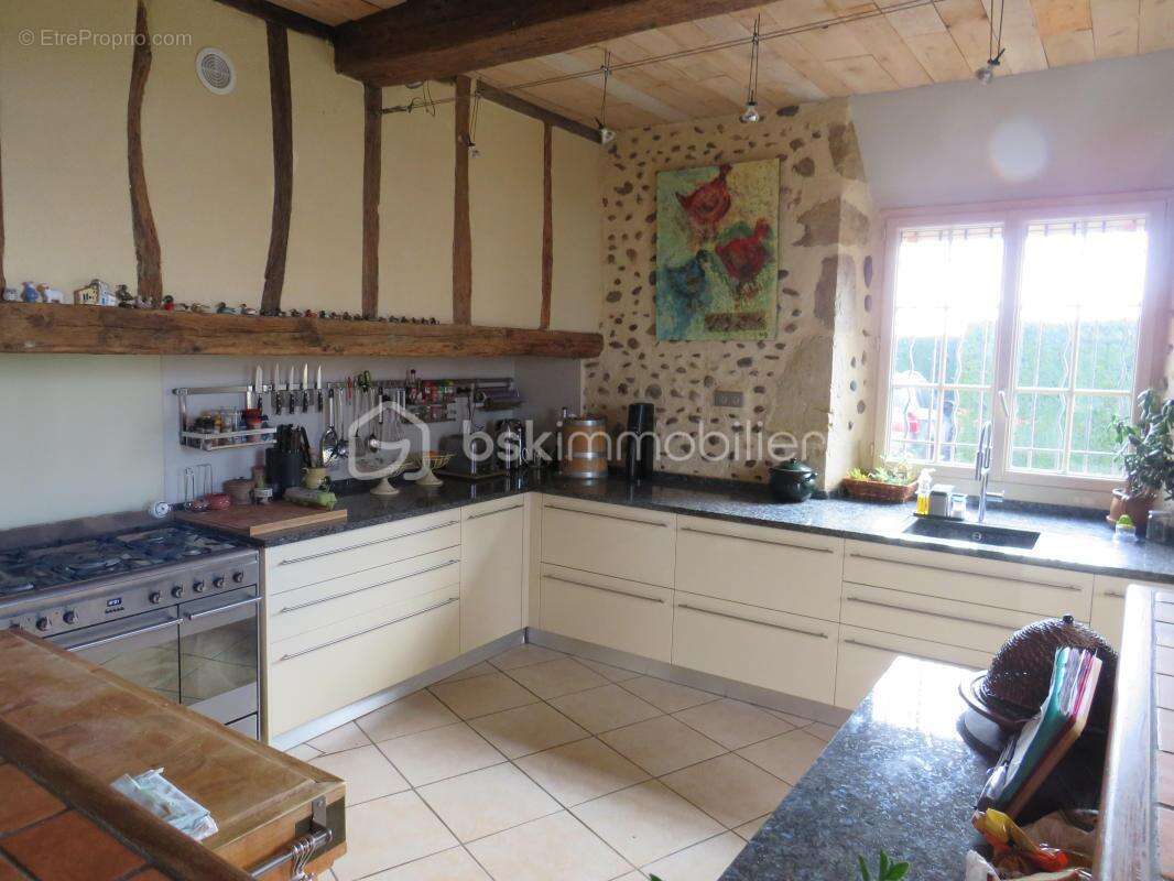 Maison de Caractère Rénovée 7 pièces de 231 m² au calme - photo 11
