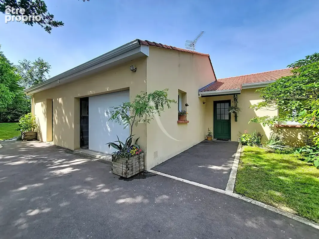 Entre Beaupréau et Chemillé : Plain-pied spacieux, 5 chambres et bureau indépendant - photo 15