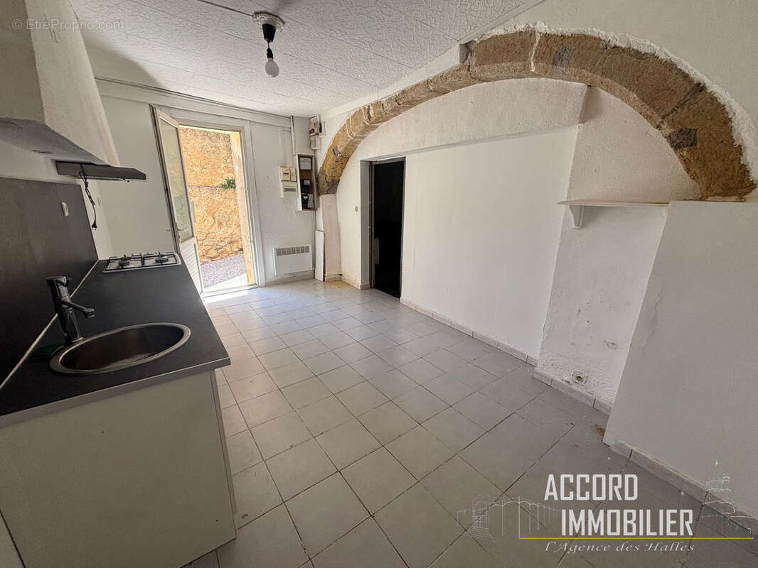 Appartement à PUISSALICON
