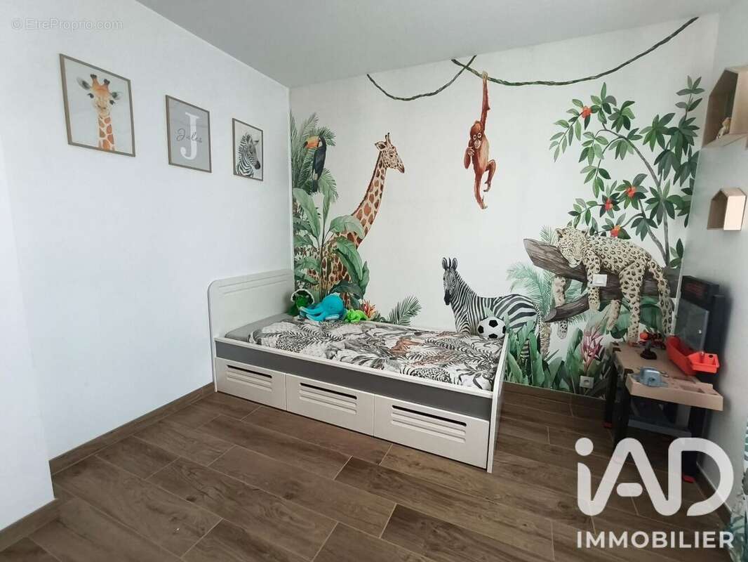Photo 9