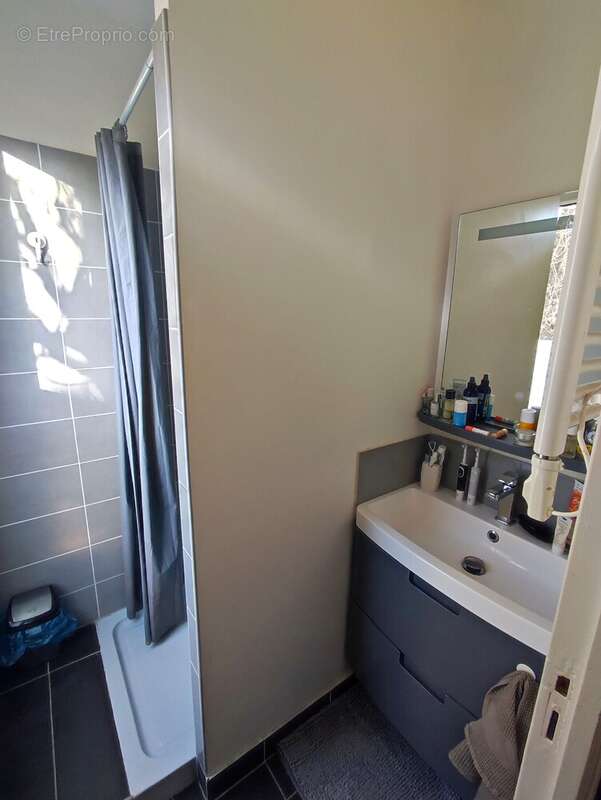 Appartement à LES LILAS
