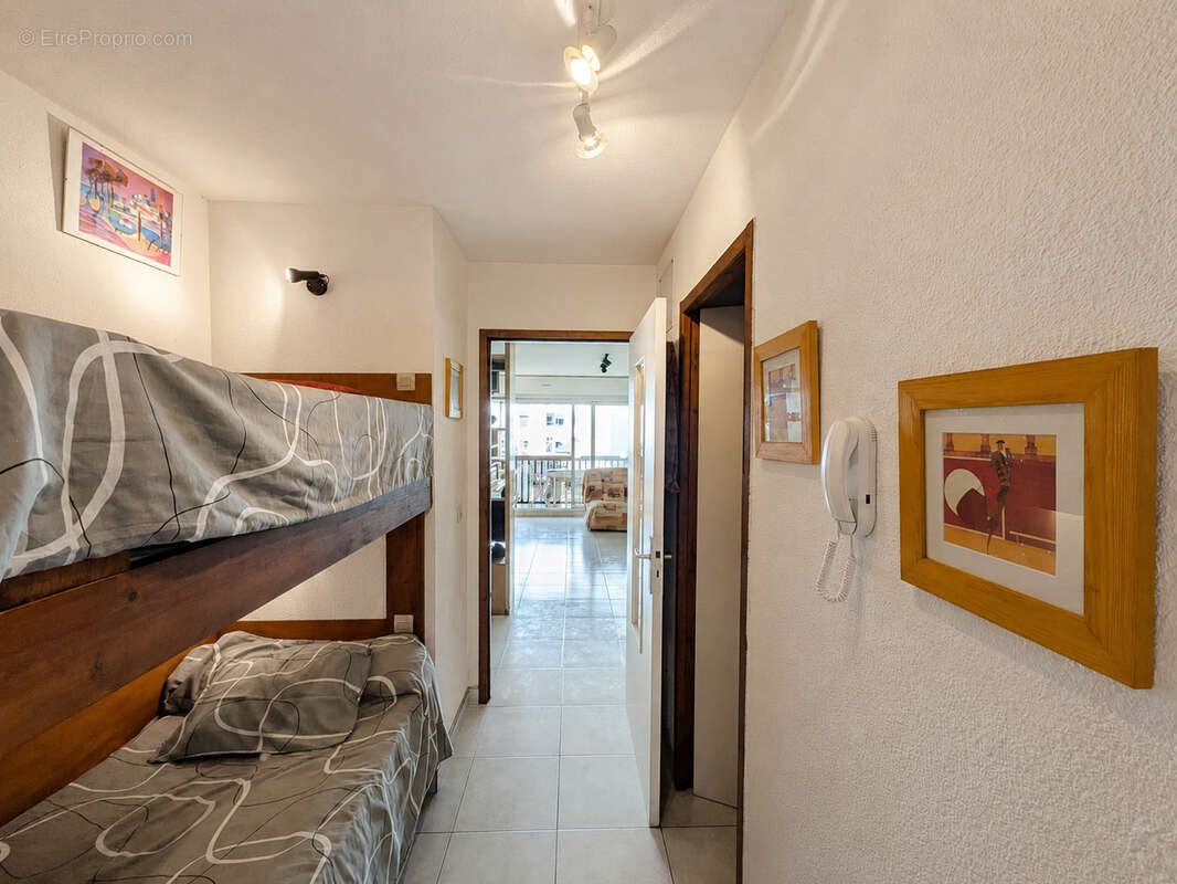 T1 bis de 32 m2 avec terrasse, aperçu océan et cave - photo 7