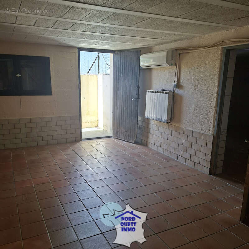 Maison avec grand terrain, dépendance et verger - photo 13