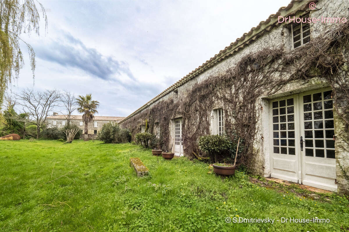 Maison 800 m² à Saint-Vivien-De-Medoc  - photo 21