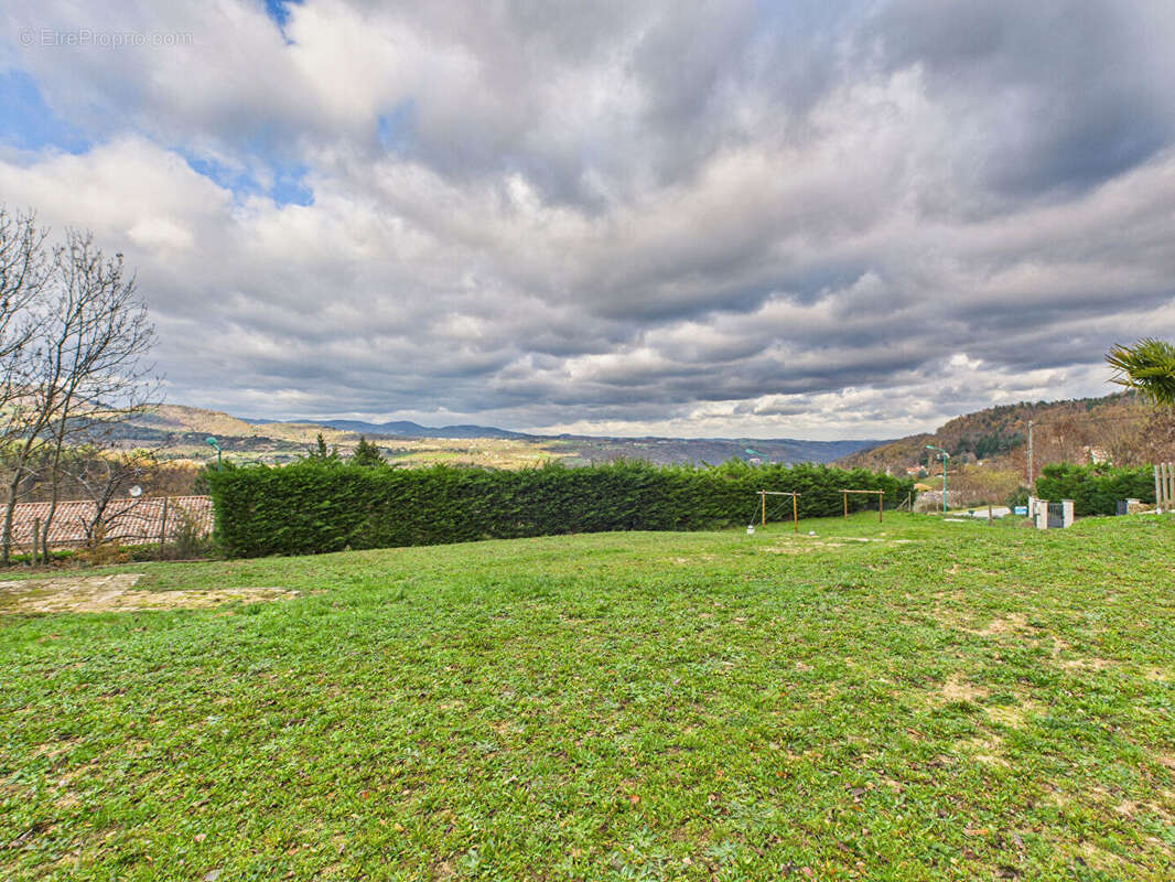 Maison à LE CRESTET