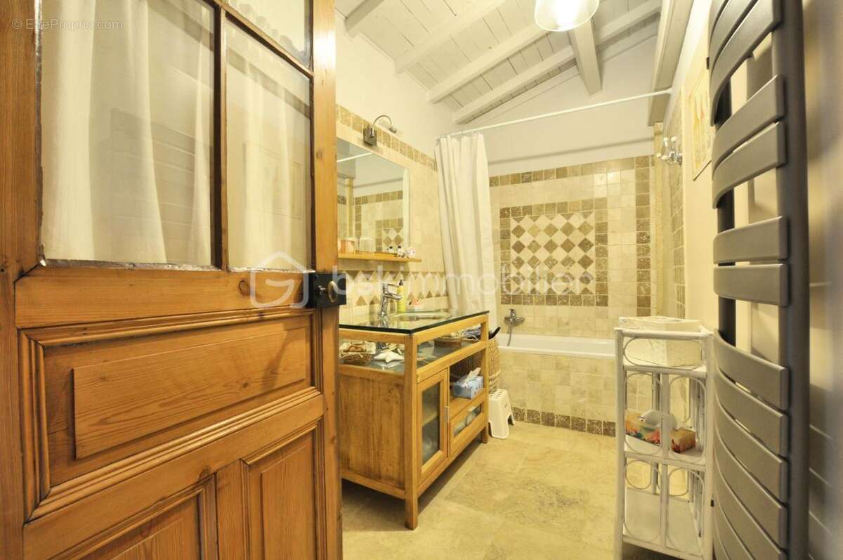 Maison à VERS-PONT-DU-GARD