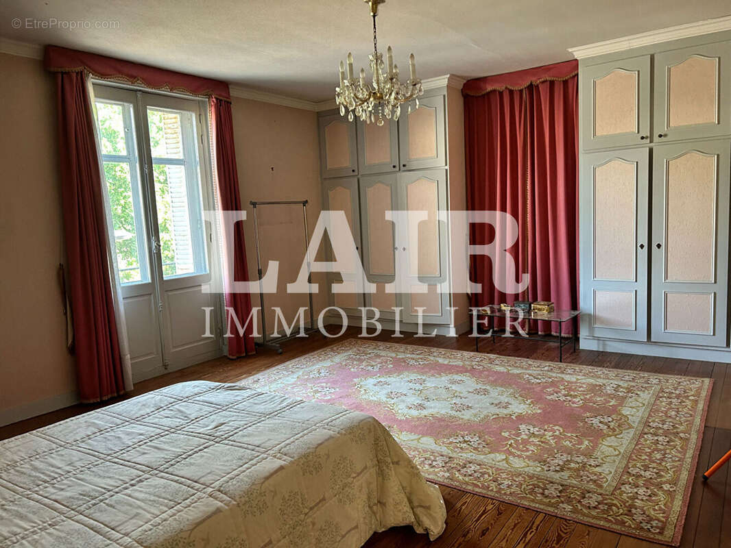 Maison bourgeoise  en centre ville d'Argentan ref T14654 - photo 9
