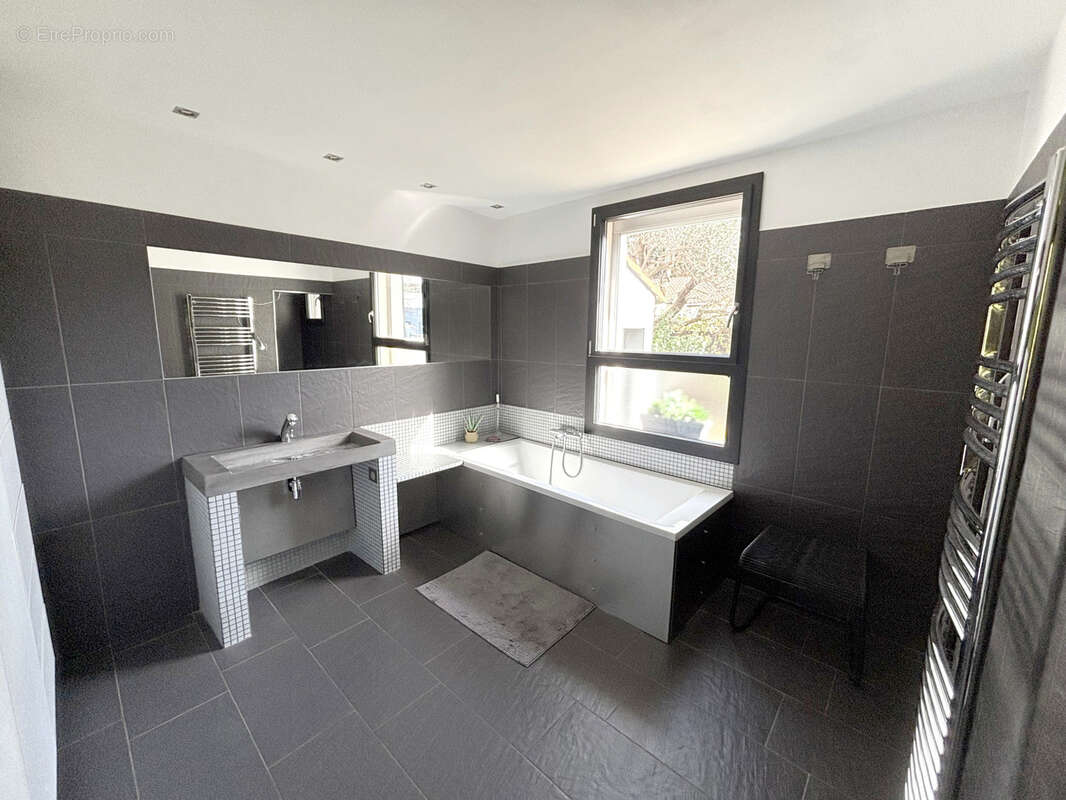 Maison à CASTELNAU-LE-LEZ