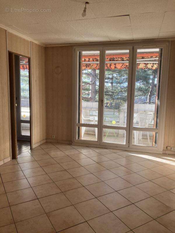Appartement à BRON