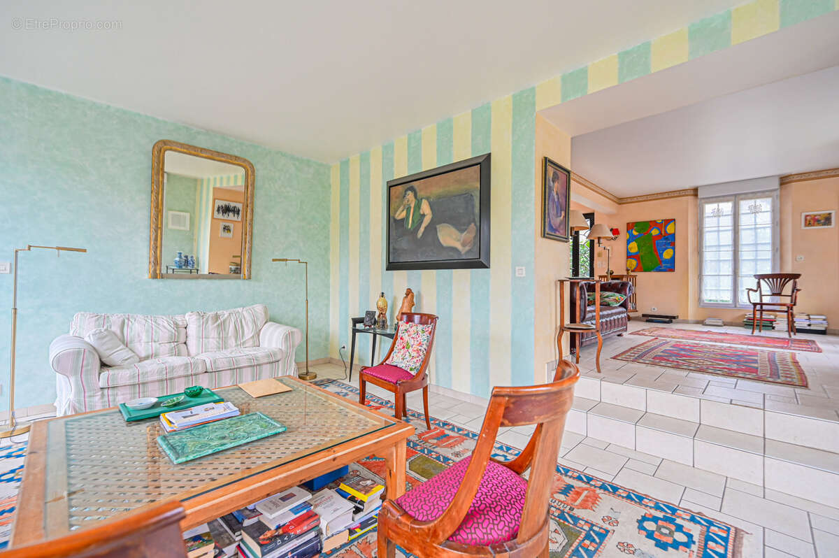 Maison à SAINT-MAUR-DES-FOSSES