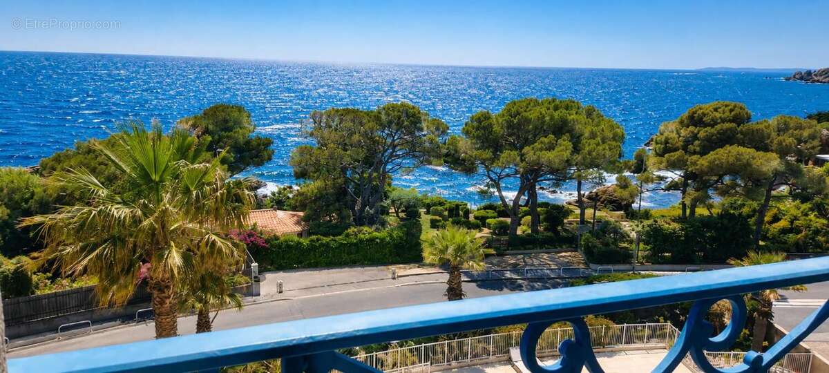 Somptueux appartement t2 art deco  - face mer - agay - photo 3