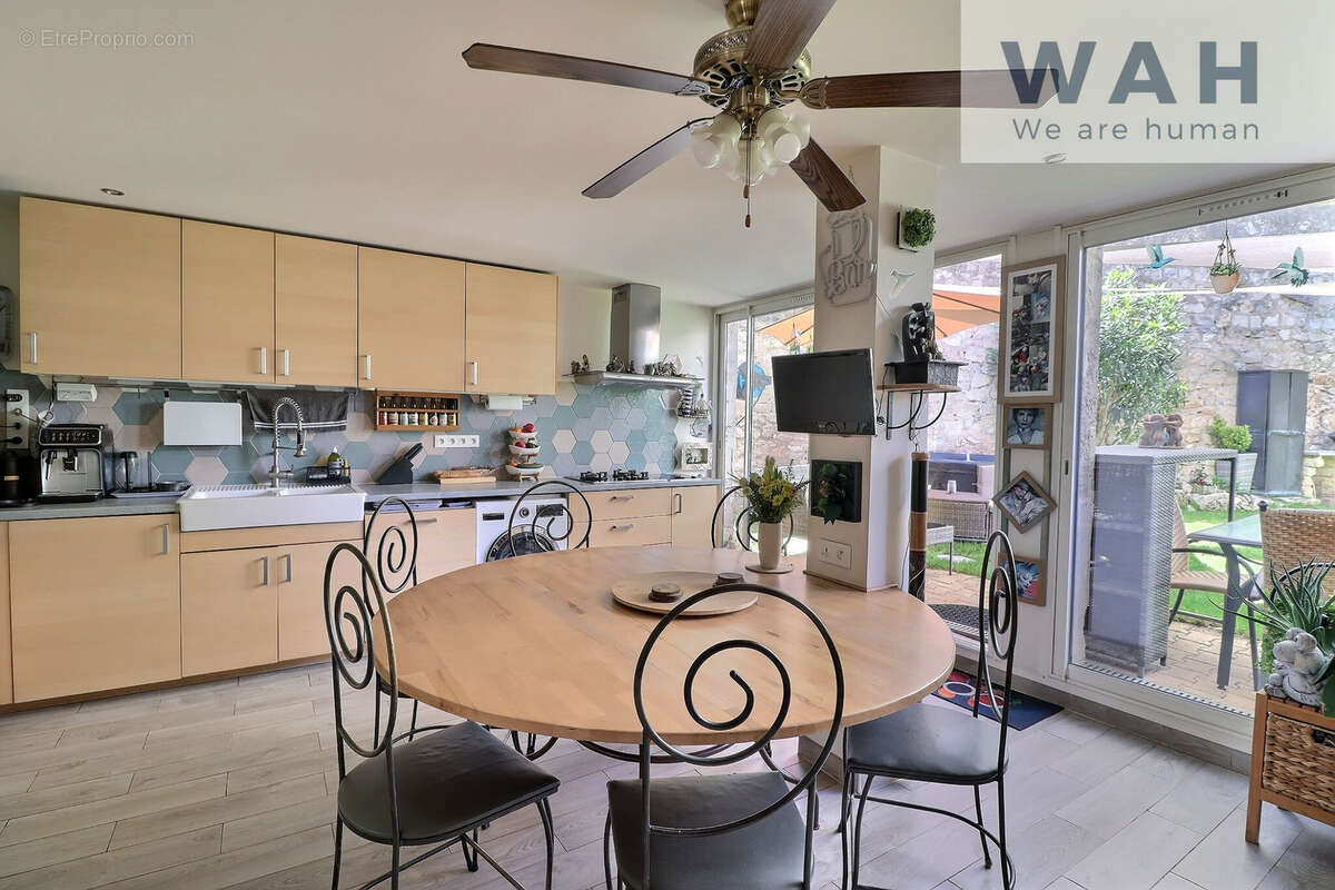 Maison à SAINT-BRES