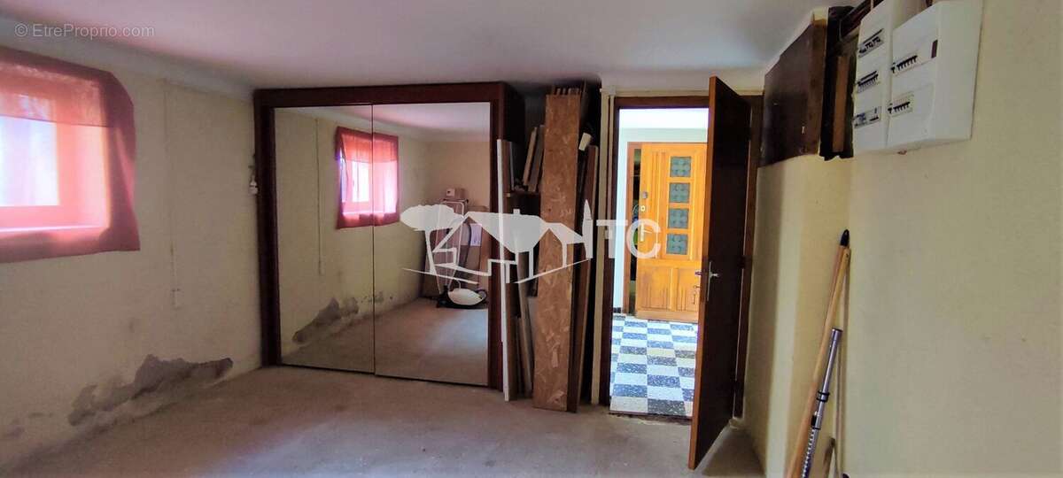 Maison à SAINT-PAUL-LE-JEUNE