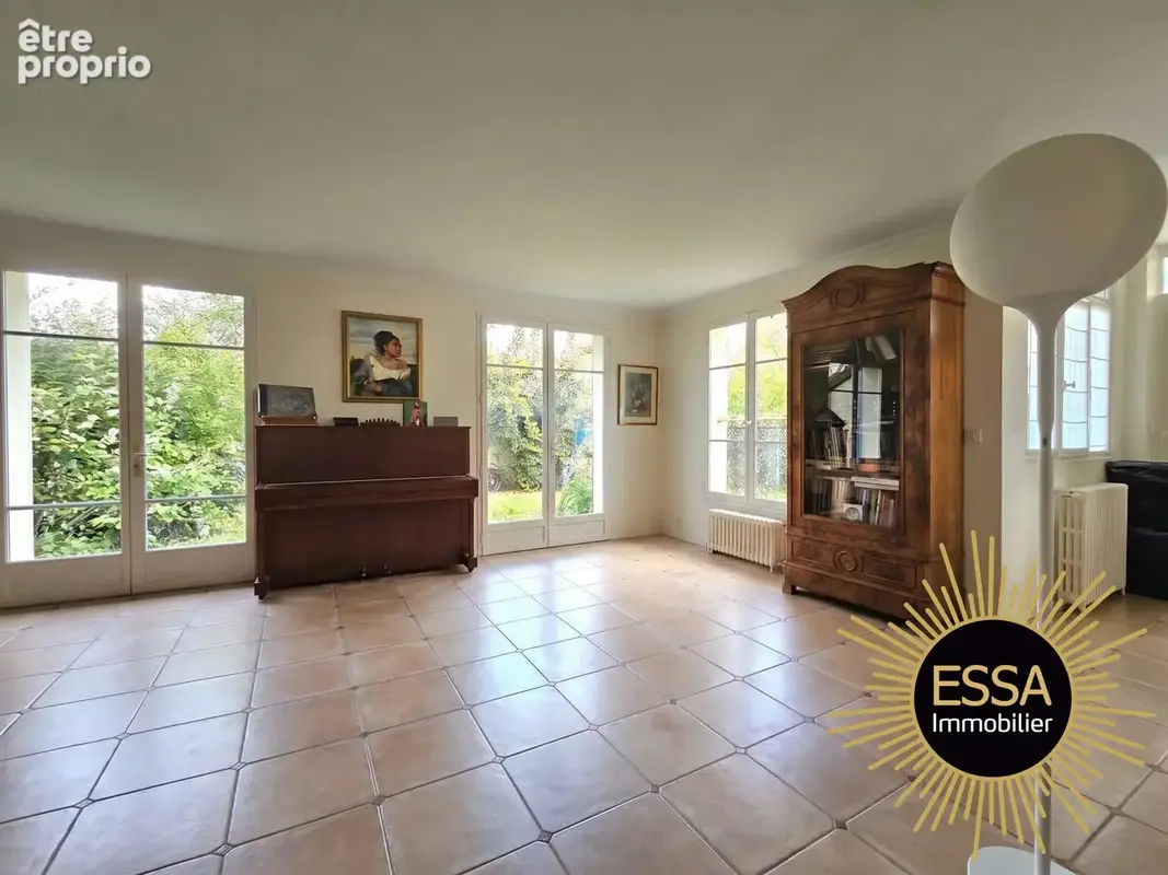 Maison 10 pièces 180 m² à vendre à Rocquencourt (78150) - photo 7
