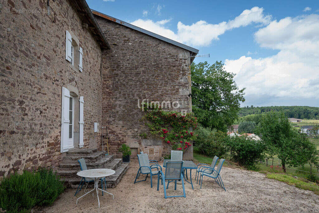 Maison à CHARMOIS-L'ORGUEILLEUX