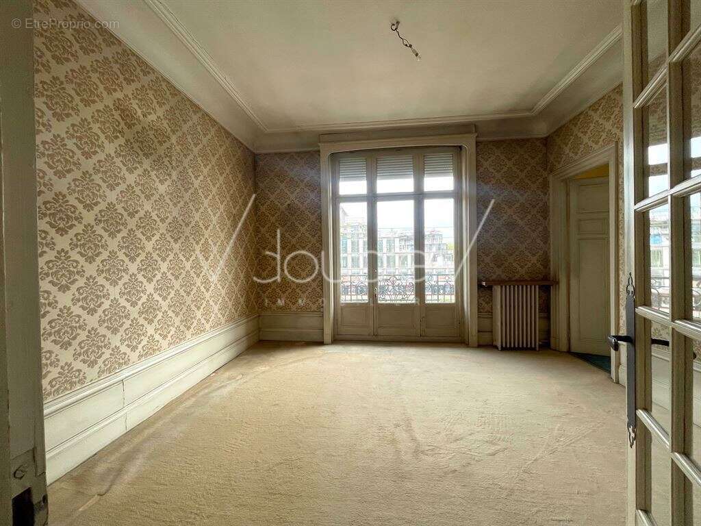 Cachet pour cet appartement T4/T5- 163 m² à rénover - photo 2