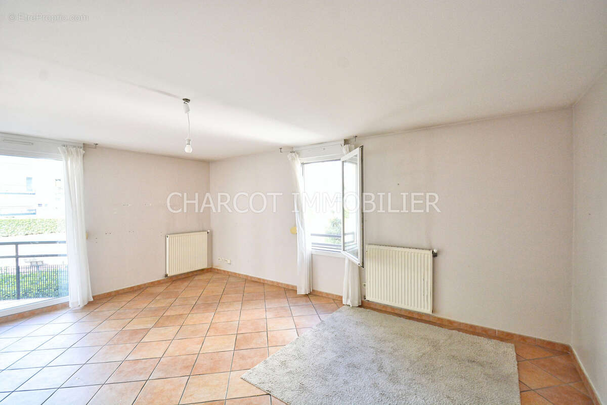 LYON 9ème - APPARTEMENT SPACIEUX 4 pièces - Quartier recherché, calme, prox ttes commodités - photo 4
