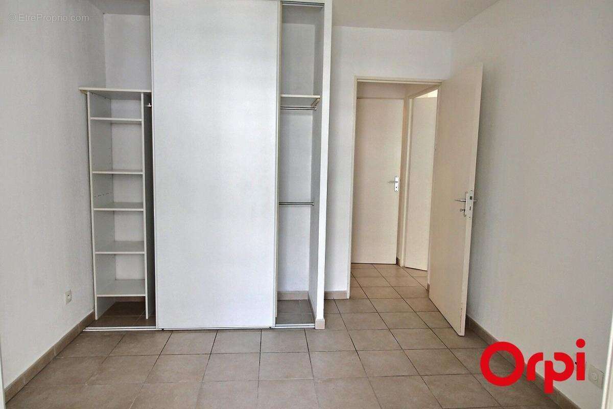 Appartement à MARSEILLE-4E