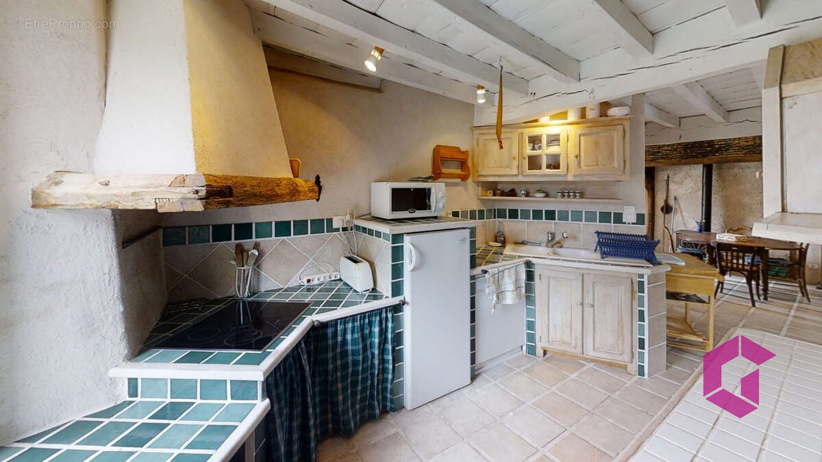 Maison 306 m² à Vollore-Ville  - photo 8