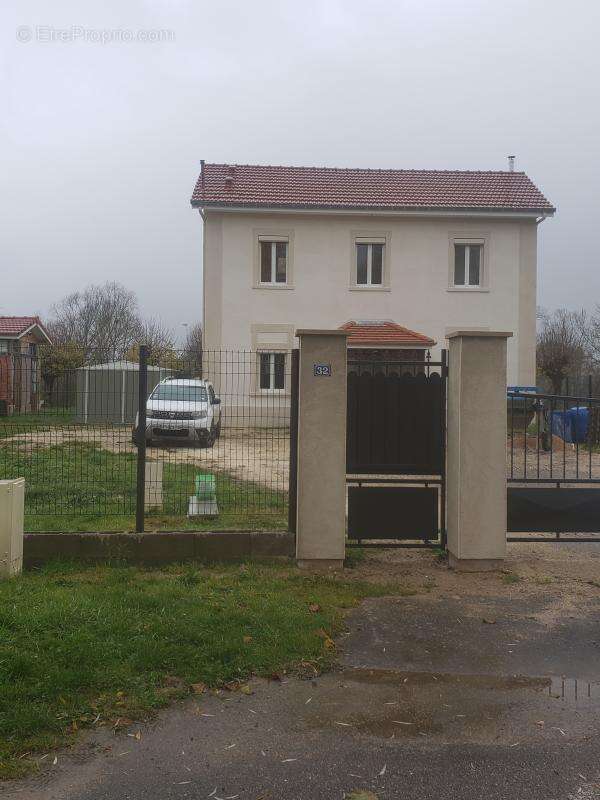 Maison à MAXEY-SUR-MEUSE