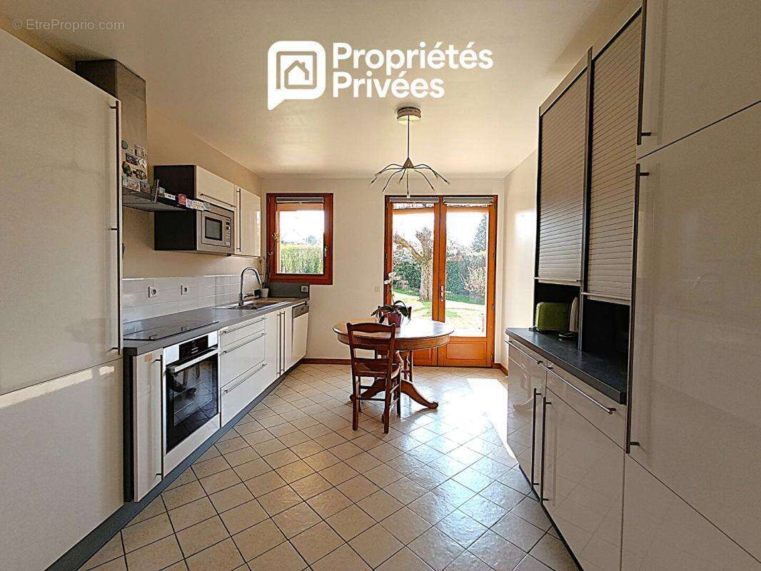 Dans le Dépt 25, en secteur limitrophe à MARNAY 70 : Belle maison familiale de 193 m2 habitables avec sous-sol complet semi-ente - photo 4