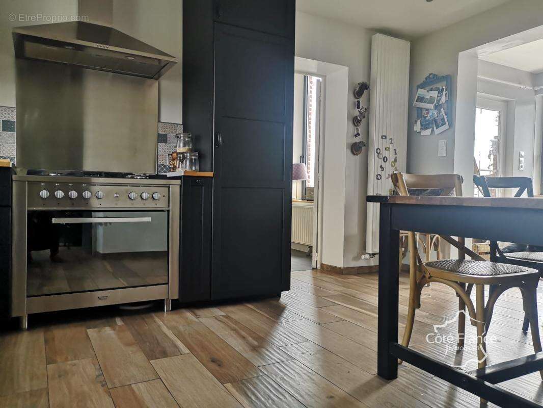 Maison à LA NEUVILLE-LES-DORENGT