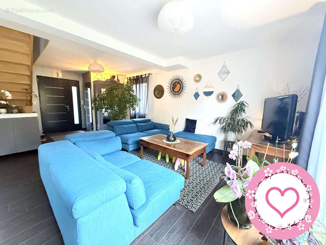 Maison à LES BORDES