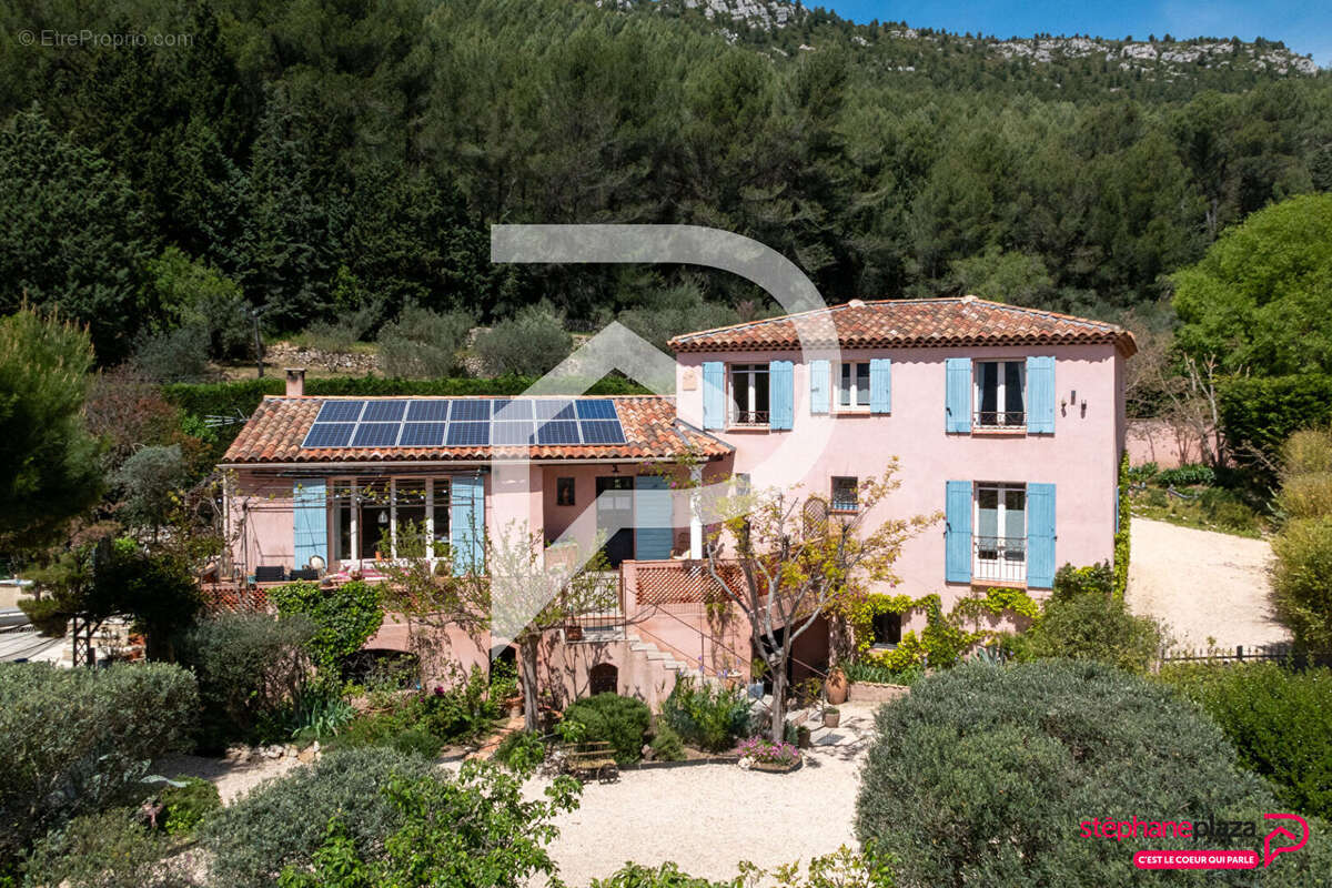 Maison à CUGES-LES-PINS