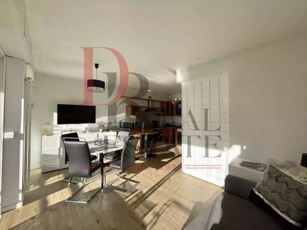 Appartement à ROQUEBRUNE-CAP-MARTIN