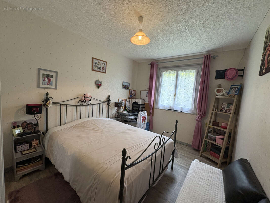 Maison à SAINT-REMY-SOUS-BARBUISE