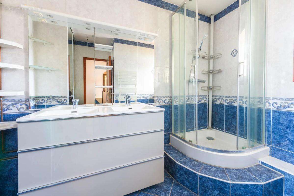 Maison à LES CLAYES-SOUS-BOIS