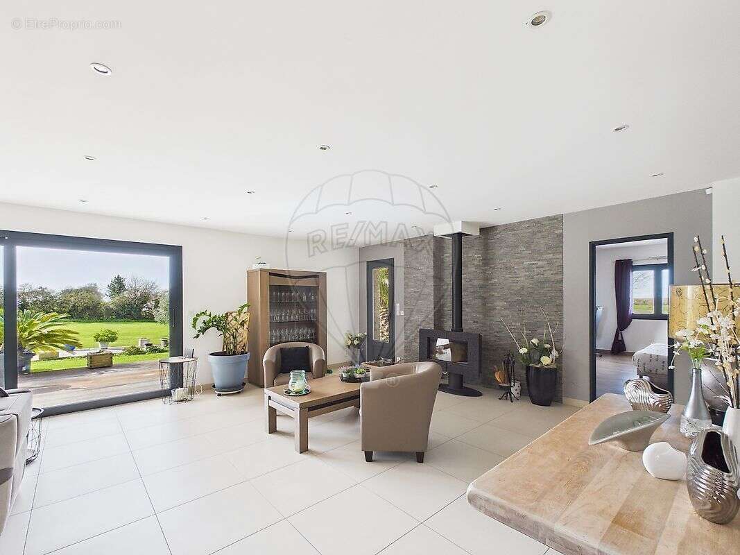 Maison à MESCHERS-SUR-GIRONDE