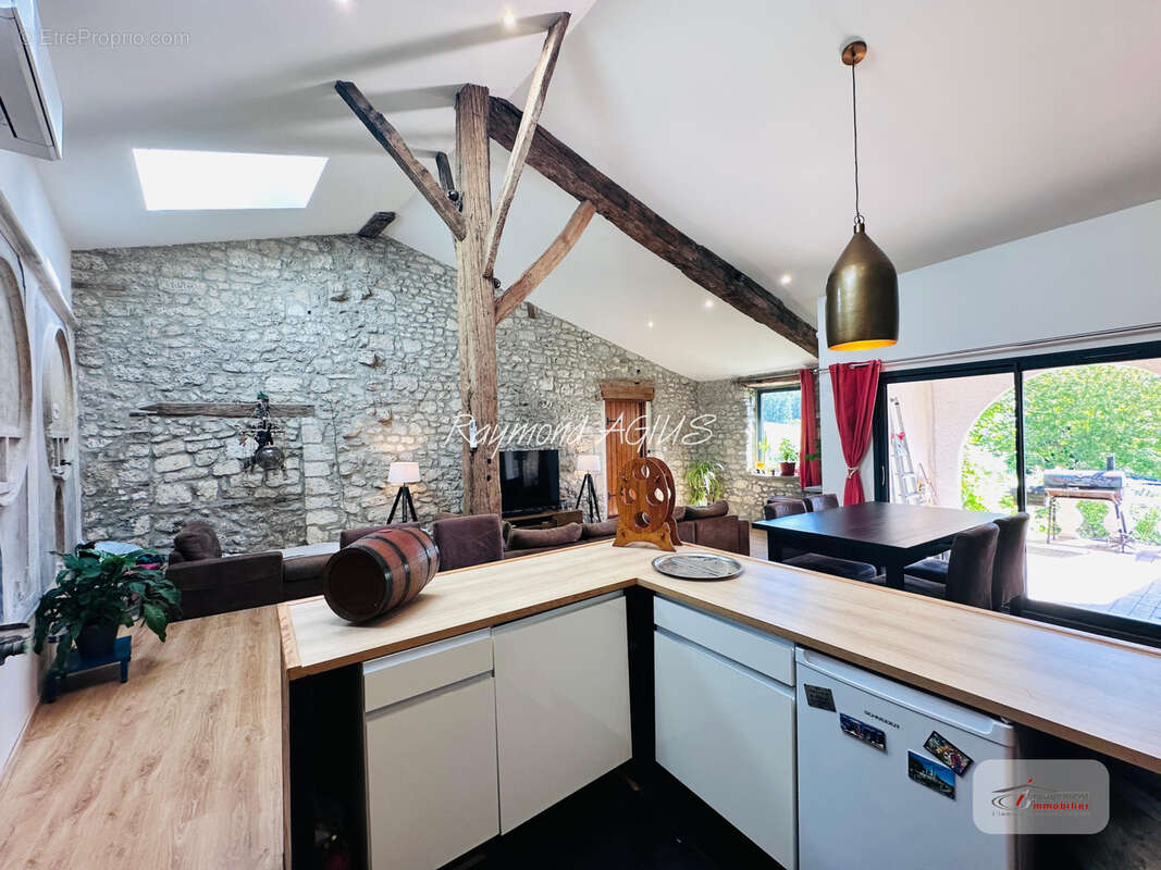 Charmante maison traditionnelle en pierre avec annexe indépendante et piscine de 15 x 6 m - photo 12