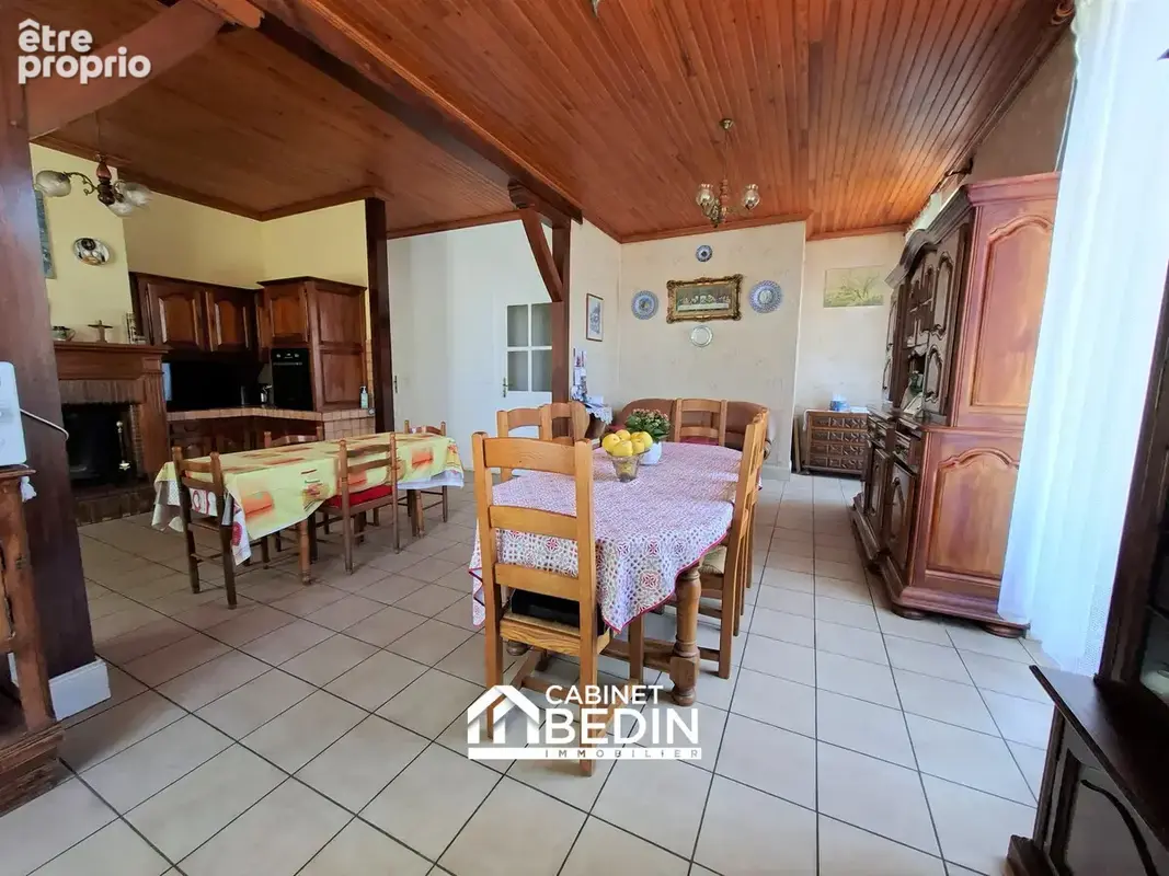 Maison 11 pièces 275 m² à vendre à Fargues-Saint-Hilaire (33370) - photo 2