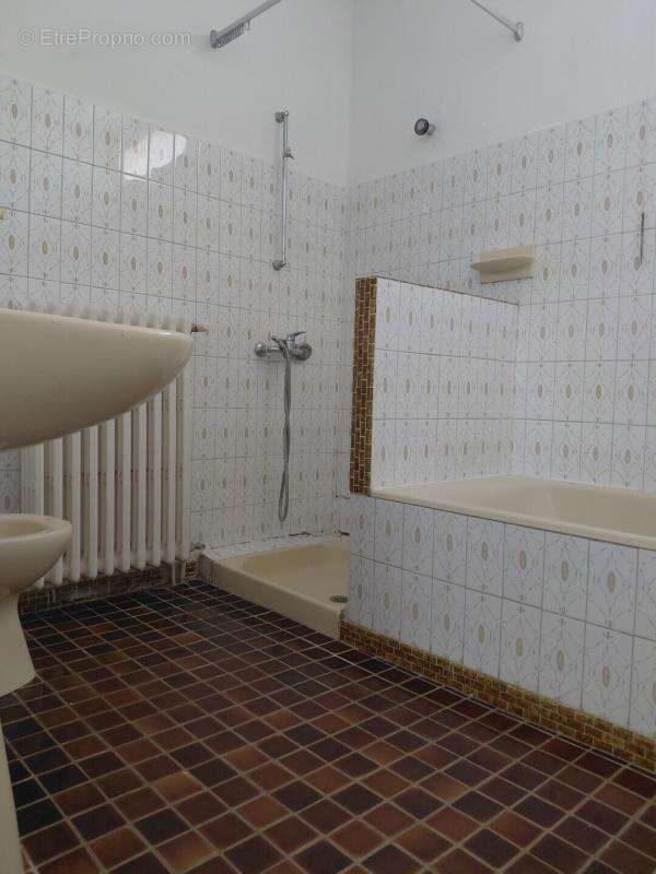 Villa plain pied  103 m² hab + garage sur 397 m² de terrain - photo 9