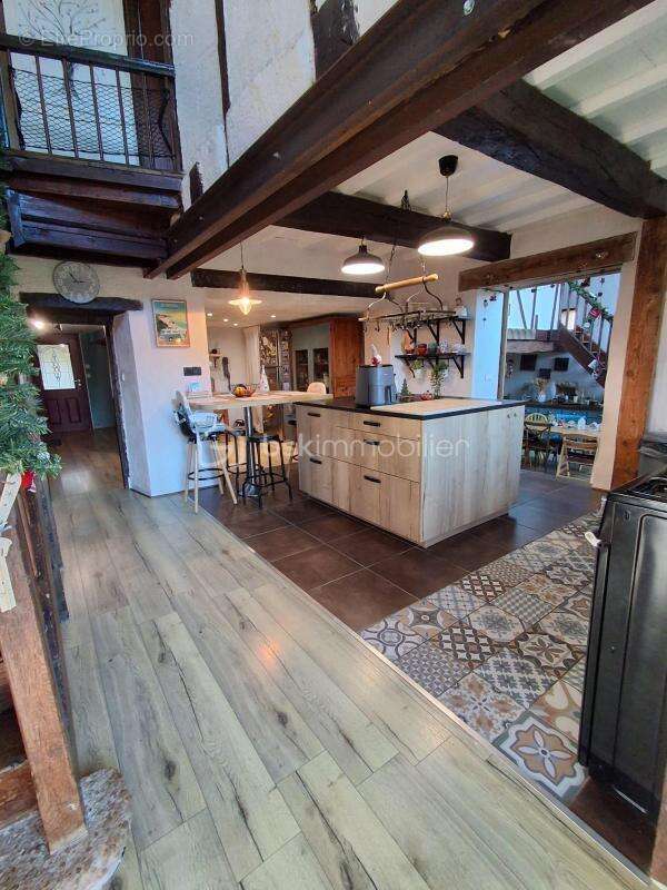 Maison à MONTESQUIOU