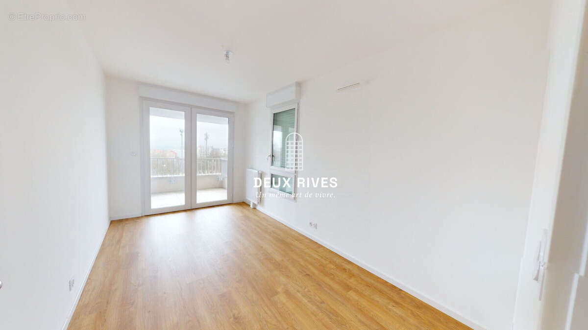 Chambre 1 - Appartement à NANTES