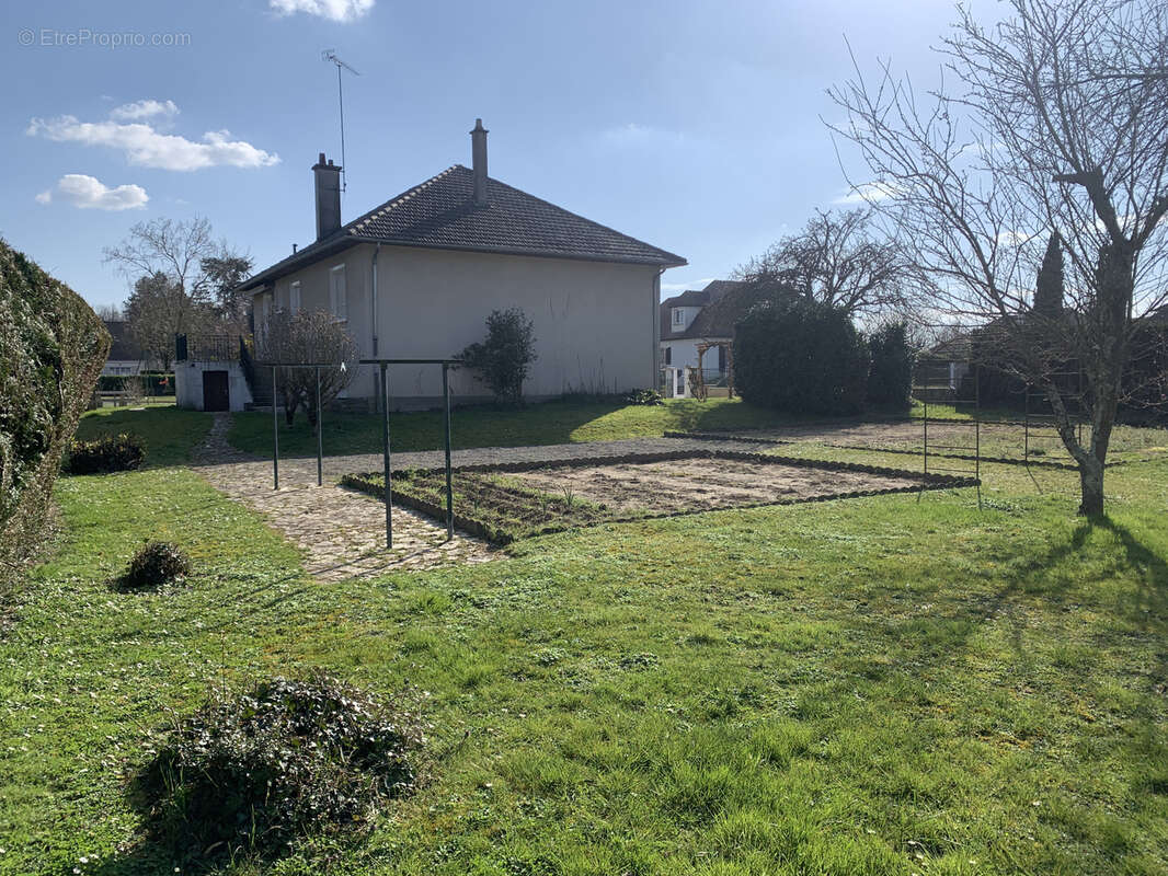 Maison à CHATELLERAULT