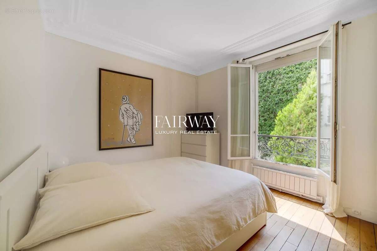 Appartement à PARIS-8E