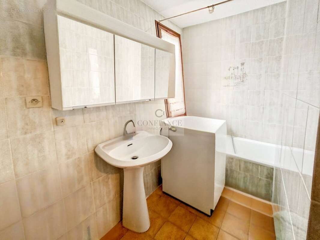 Appartement à SAINT-ETIENNE-DE-TINEE