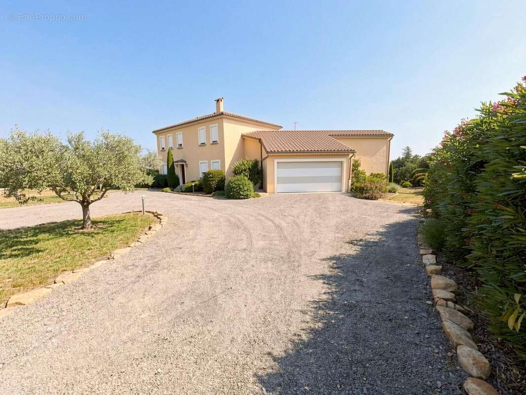   - Maison à MIRABEL