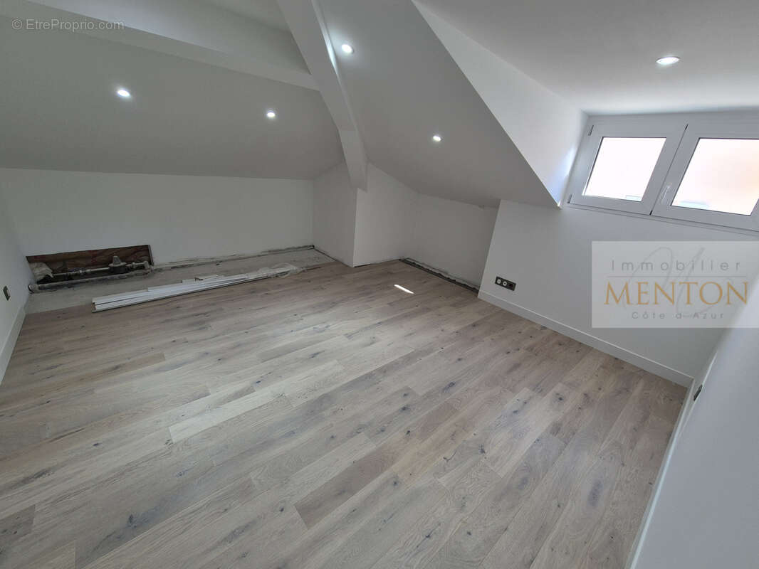 Appartement à MENTON