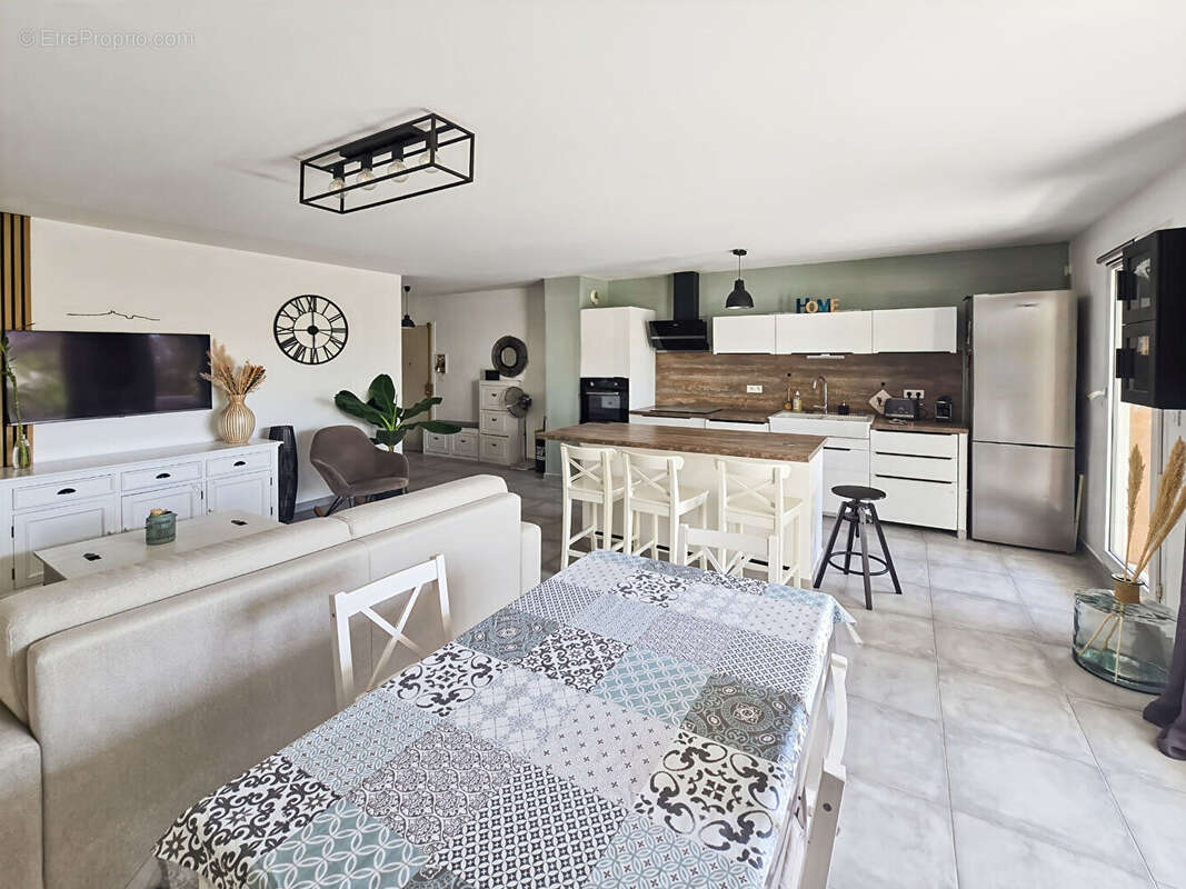 EXCLUSIVITÉ ! T3 avec terrasse, 2 parking et aucun travaux à prévoir 13013 Marseille Secteur Château-Gombert - photo 10